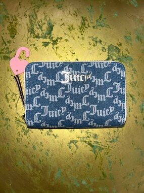 NWOTJuicy Couture Blue Monogram Zip Wallet